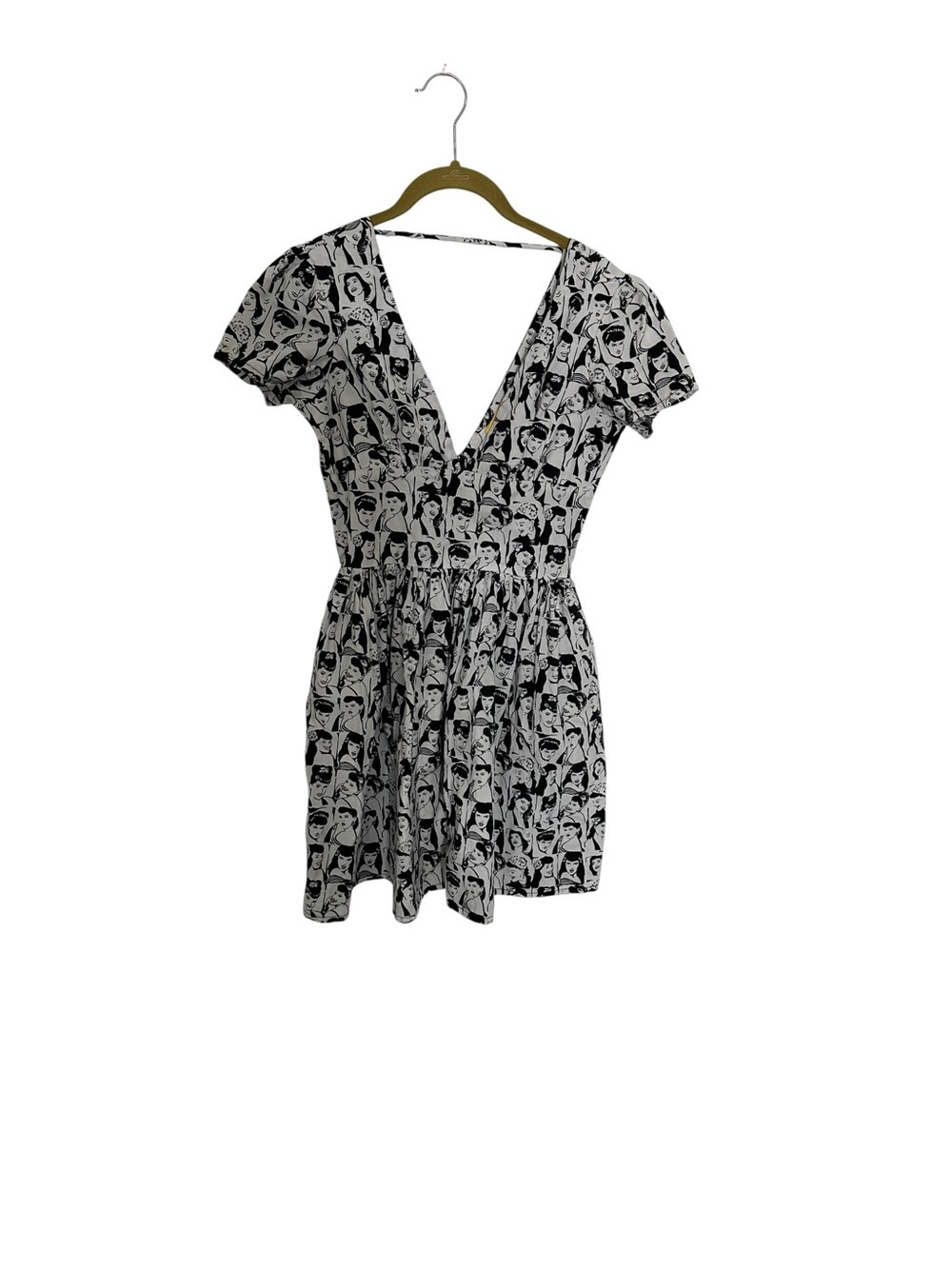 Bernie Dexter Women's Black and White Graphic V-Neck Dress Photobooth Fellini Sm